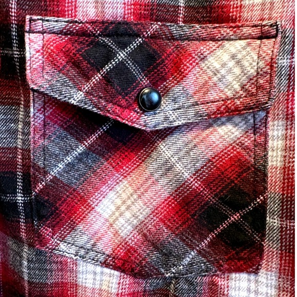 Legendary Whitetails Red & Black Plaid Backwoods Hooded Flannel Shirt, Medium - Picture 7 of 8